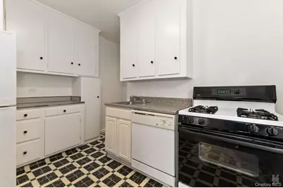 79-10 34th Avenue #4U, Jackson Heights, NY 11372 - Photo 15