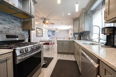 13 E Walnut Street, Central Islip, NY 11722 - Photo 5