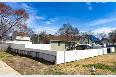 13 E Walnut Street, Central Islip, NY 11722 - Photo 3