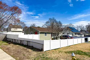 13 E Walnut St, Central Islip, NY 11722 - Photo 3