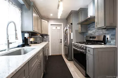 13 E Walnut Street, Central Islip, NY 11722 - Photo 7