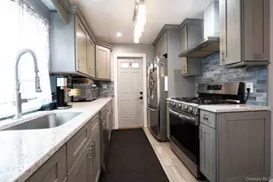 13 E Walnut St, Central Islip, NY 11722 - Photo 7