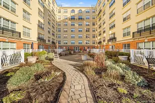 10 Byron Pl, Larchmont, NY 10538 - Photo 15