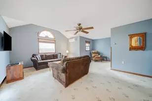 90 Haven Ln, Levittown, NY 11756 - Photo 5