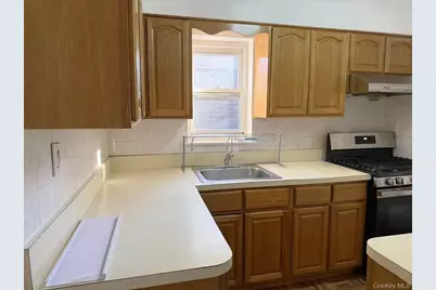 51-21 Goldsmith Street, Elmhurst, NY 11373 - Photo 3