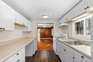 288 Pine Hill Rd, Pleasant Valley, NY 12569 - Photo 7