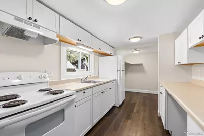 288 Pine Hill Road, Pleasant Valley, NY 12569 - Photo 9