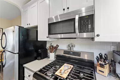 40-01 Little Neck Parkway #11-B, Little Neck, NY 11363 - Photo 9