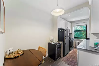 40-01 Little Neck Parkway #11-B, Little Neck, NY 11363 - Photo 11