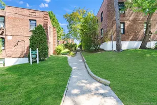 40-01 Little Neck Pkwy, Little Neck, NY 11363 - Photo 23