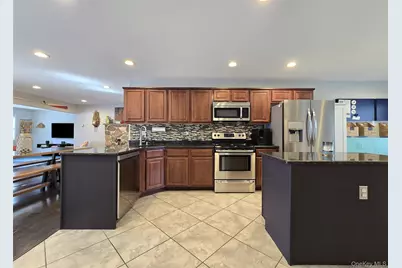 28 Timber Trail Lane, Medford, NY 11763 - Photo 9