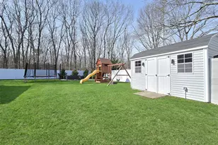 28 Timber Trail Ln, Medford, NY 11763 - Photo 5