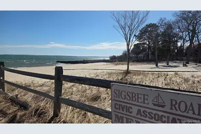 1305 Sigsbee Road, Mattituck, NY 11952 - Photo 23