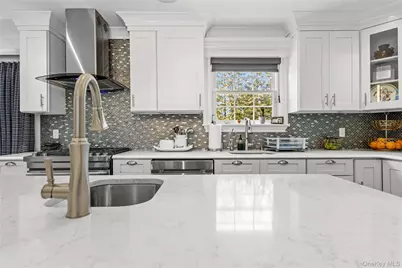 123 Columbus Boulevard, Amityville, NY 11701 - Photo 31