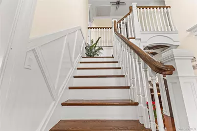 123 Columbus Boulevard, Amityville, NY 11701 - Photo 17