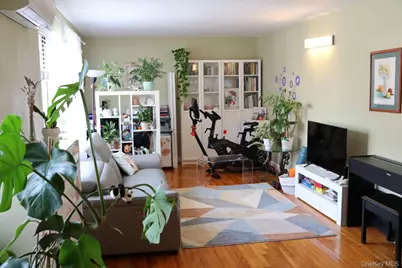 69-11 138th Street #3B, Flushing, NY 11367 - Photo 1