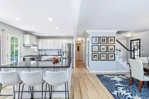 16 Ursular Ct, Smithtown, NY 11787 - Photo 5