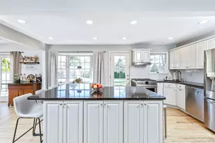 16 Ursular Ct, Smithtown, NY 11787 - Photo 7