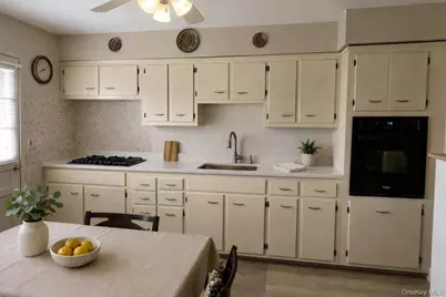 10 Wisteria Way, Commack, NY 11725 - Photo 3