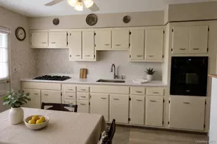 10 Wisteria Way, Commack, NY 11725 - Photo 3