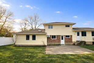 10 Wisteria Way, Commack, NY 11725 - Photo 9