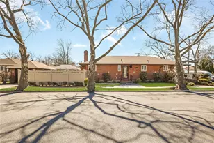 7-03 147th St, Whitestone, NY 11357 - Photo 35