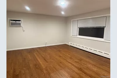 18 Juniper Road #2nd Floor, Port Washington, NY 11050 - Photo 11