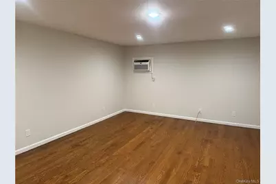 18 Juniper Road #2nd Floor, Port Washington, NY 11050 - Photo 9