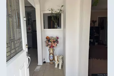 7 Catherine Court, Elmont, NY 11003 - Photo 9