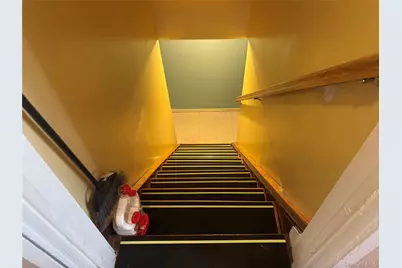 7 Catherine Court, Elmont, NY 11003 - Photo 25