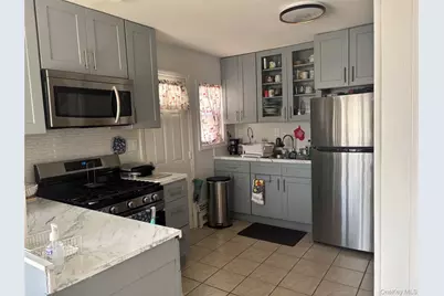 7 Catherine Court, Elmont, NY 11003 - Photo 13