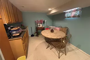 7 Catherine Ct, Elmont, NY 11003 - Photo 31