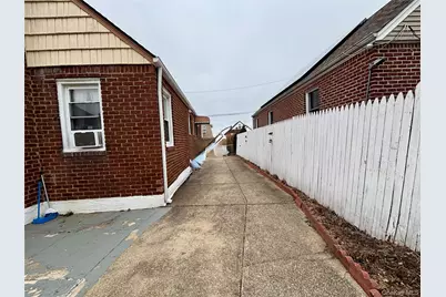 7 Catherine Court, Elmont, NY 11003 - Photo 7