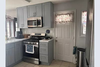 7 Catherine Court, Elmont, NY 11003 - Photo 11