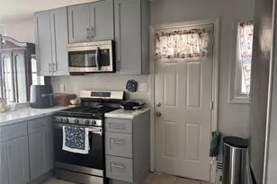 7 Catherine Ct, Elmont, NY 11003 - Photo 11