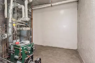 210 W 179th St, Bronx, NY 10453 - Photo 31