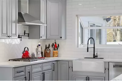 10 Weldon Lane, Farmingville, NY 11738 - Photo 5