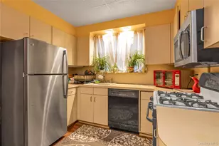 69 Forest Ave, Valley Stream, NY 11581 - Photo 7