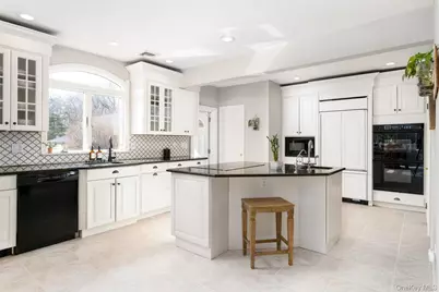 88 Astor Avenue, Saint James, NY 11780 - Photo 3