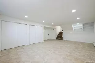 482 Harbor Dr, Cedarhurst, NY 11516 - Photo 21