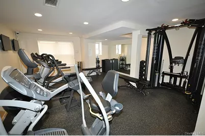 10 Old Mamaroneck Road #2A, White Plains, NY 10605 - Photo 27