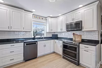 281 Breeze Avenue, Ronkonkoma, NY 11779 - Photo 13