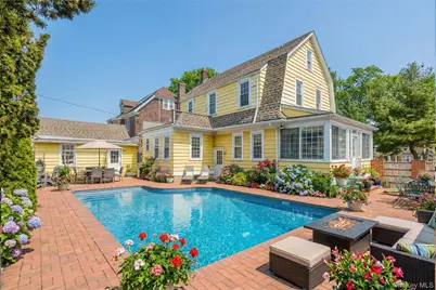 12-40 Beech Court, College Point, NY 11356 - Photo 33