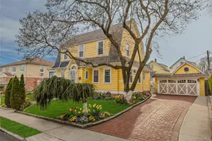 12-40 Beech Ct, College Point, NY 11356 - Photo 3