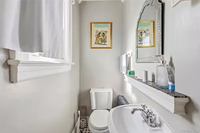 12-40 Beech Court, College Point, NY 11356 - Photo 17