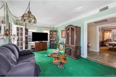 12-40 Beech Court, College Point, NY 11356 - Photo 7