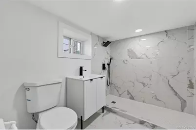 172-09 140th Avenue, Jamaica, NY 11434 - Photo 23