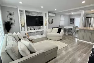 684 Dorothea Ln, Elmont, NY 11003 - Photo 19