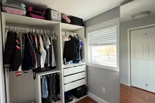 684 Dorothea Ln, Elmont, NY 11003 - Photo 15