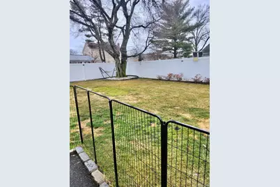 684 Dorothea Lane, Elmont, NY 11003 - Photo 17